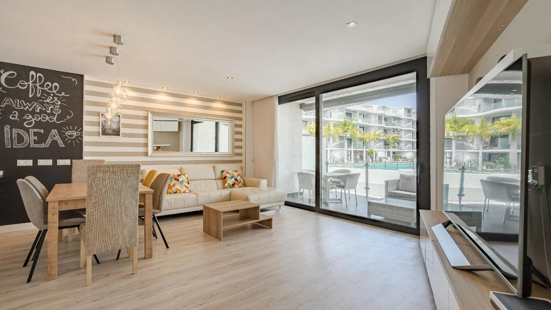 Tranquil Apartment Las Olas location